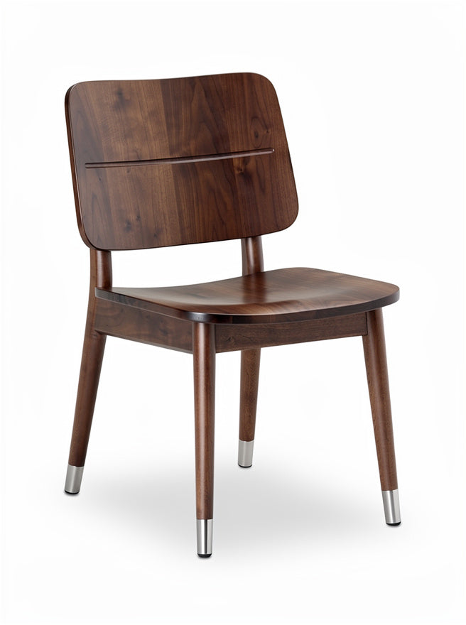 Moderner Holzstuhl mit minimalistischer Designästhetik