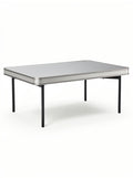 **Modularer Tisch mit Aluminiumkante und rechteckiger Oberfläche**