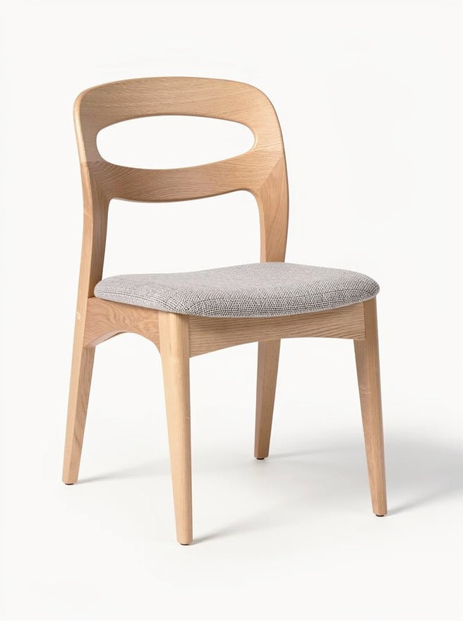 Moderner Holzstuhl mit gepolsterter Sitzfläche und minimalistischer Rückenlehne
